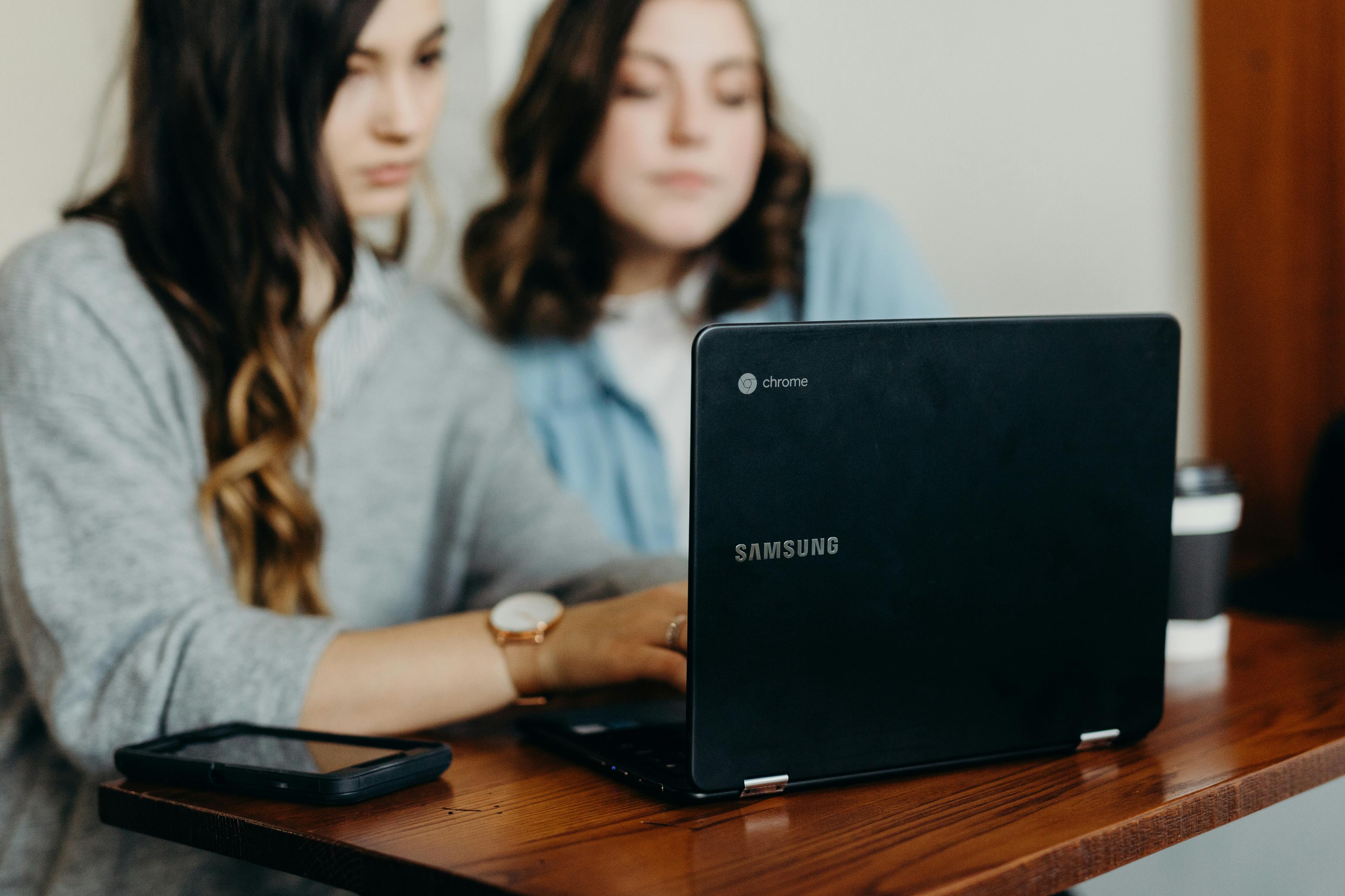 Top Remote & Paid Internships to Apply for This Autumn (2025)